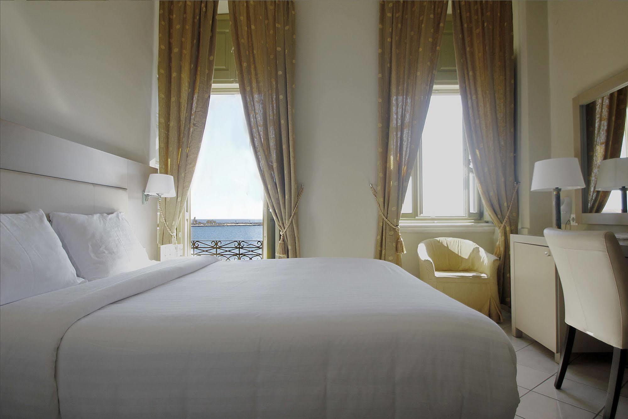 Diogenis Hotel Ermoupoli Eksteriør billede